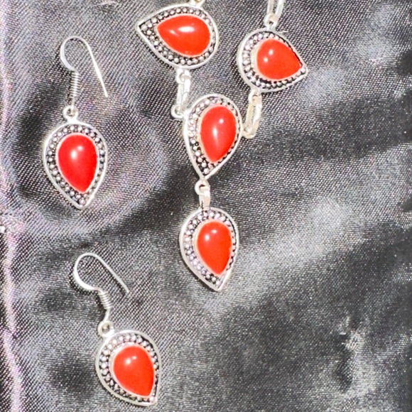 Italian Coral vintage handcrafted 6 gem necklace & Earring Set - Picture 4 of 11